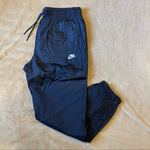 Nike windbreaker pants size M (LIKE NEW/NO TAGS)